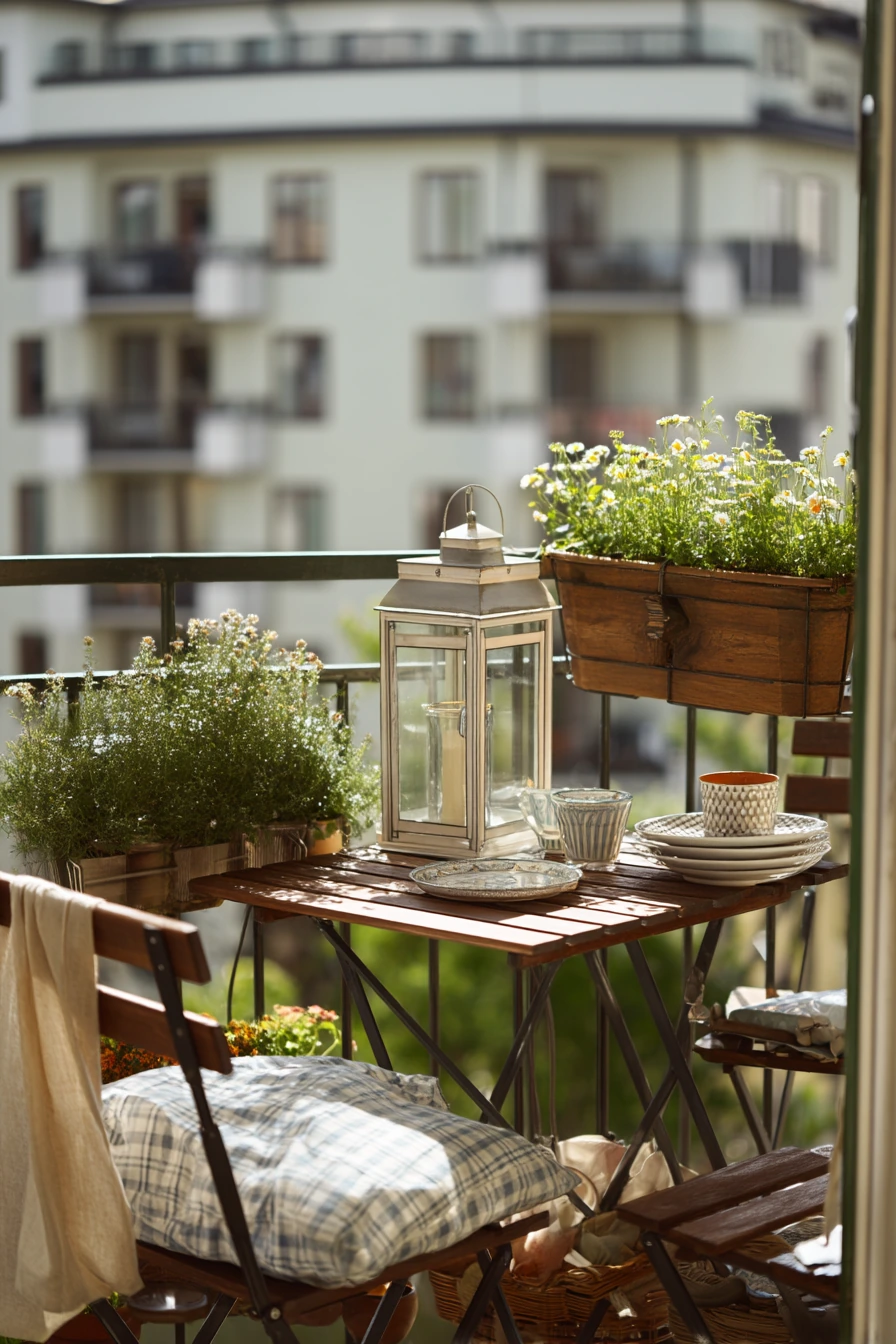 7. Renter-Friendly Balcony Party