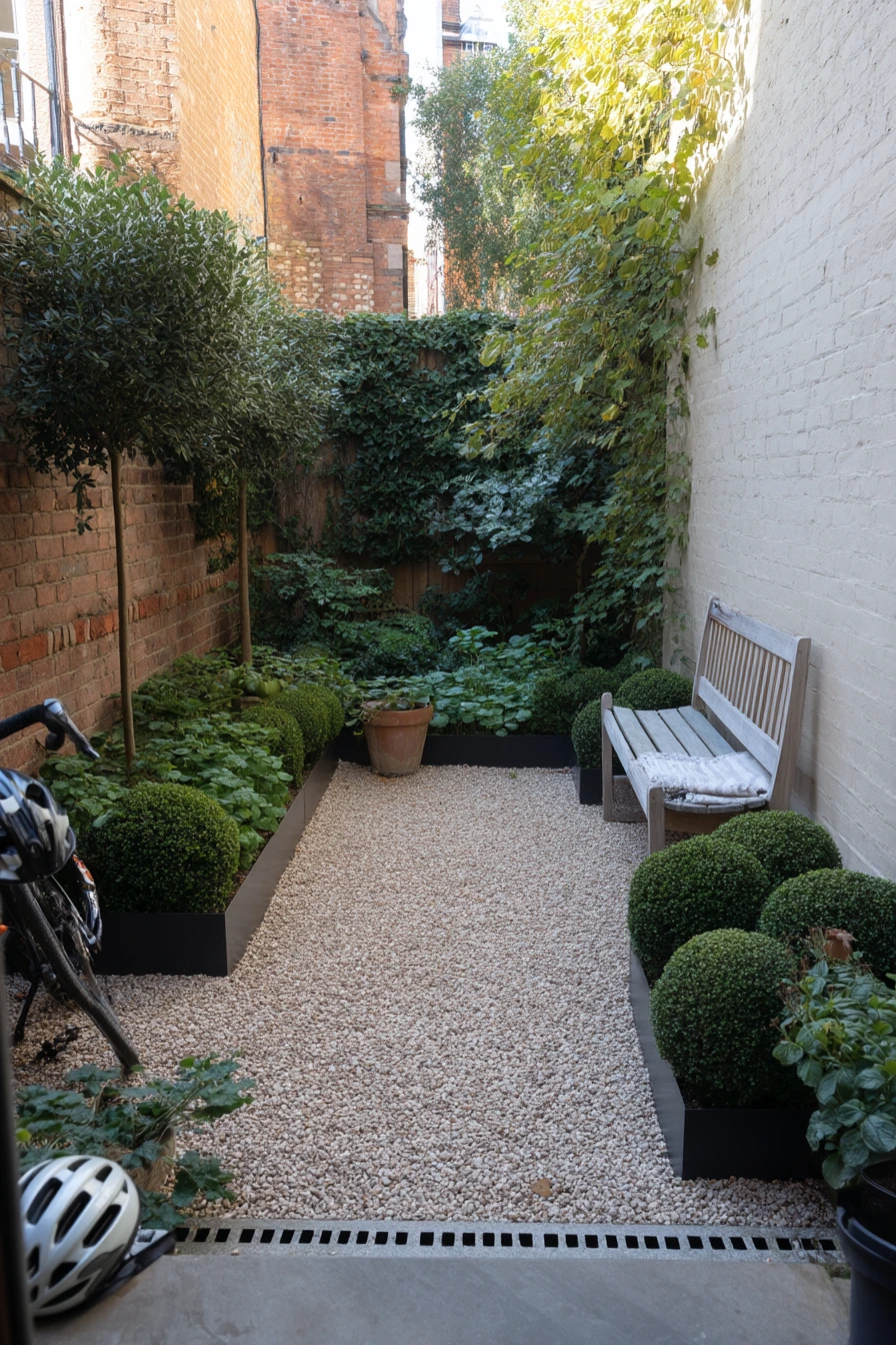 Small Urban Parterre Courtyard for Apartment Living